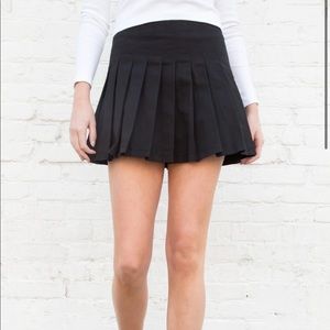 Brandy Melville Black Pleated skirt